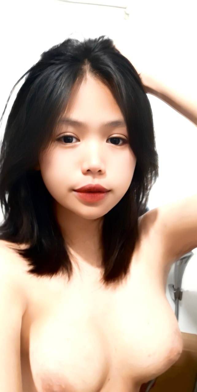 Bố sướng quá lỡ bắn tinh vào lồn con rồi