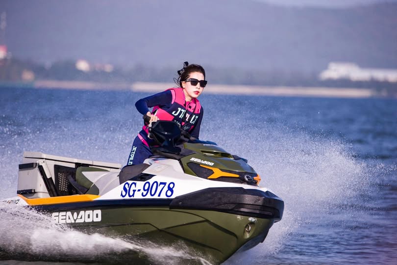 VEC-525,VEC-525 Malima Yuri cắt phần dưới của giường và vợ của người đàn ông bị xuất tinh vào âm đạo Shiraki Yuko