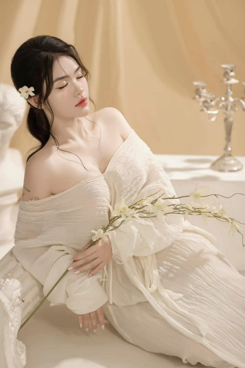 Bú lồn mẹ vợ lúc nửa đêm địt cực kích thích